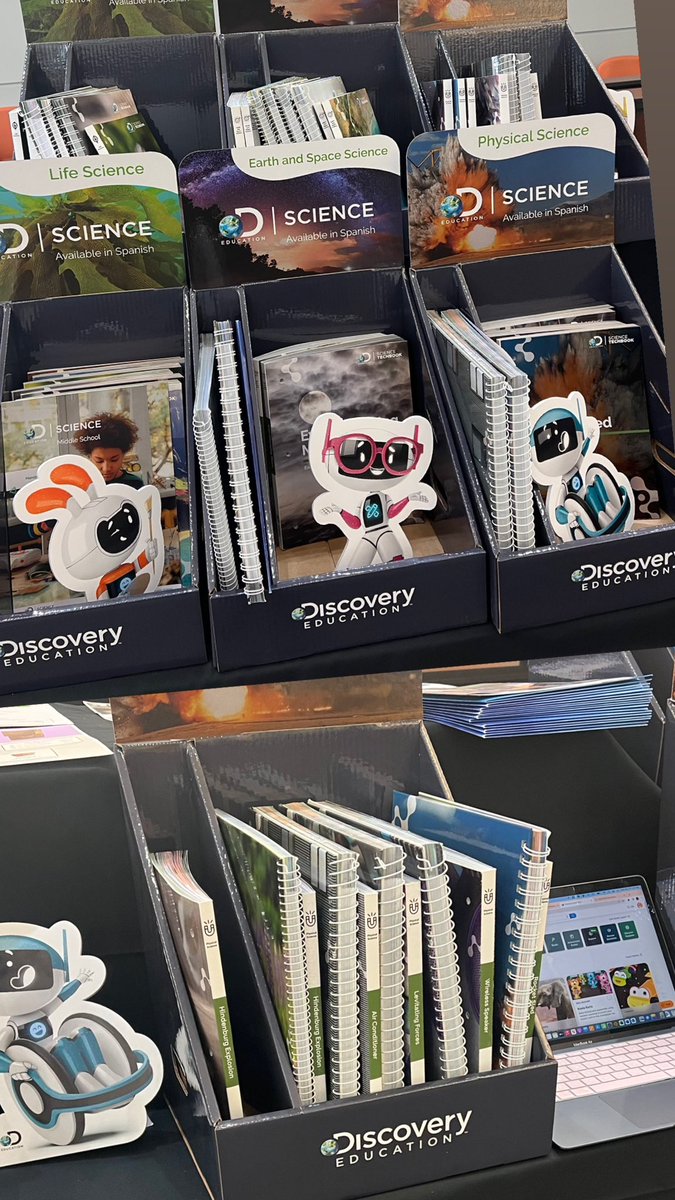 TechRunsBina's tweet image. BEAUTIFUL day in PHILLY to review #instructionalresources @PHLschools  come check us out @DiscoveryEd ! 3/17-3/20 Instructional Resource Open House.