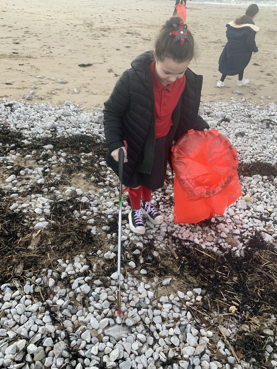 MorfaRhianedd's tweet photo. Very proud of the children this afternoon litter picking all the way to West Shore and on the beach.
They have worked very hard during this topic
' What makes the world so beautiful?'
@Keep_Wales_Tidy @EcoSchoolsWales #springcleanwales #CaruCymru #GwanwynGlânCymru https://t.co/lb6dOA7ey3