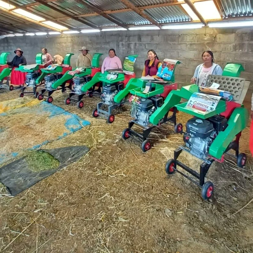 AsociacionSER1's tweet photo. (( 📢 👩🏾🌾 #Biohuertos y #TecnologiasProductivas para mejorar la productividad de leche de ganado vacuno en la comunidad de Atuncolla en Ticani Pampa, #PUNO 🥒🥕🐄 https://t.co/gGhHojt6Gl