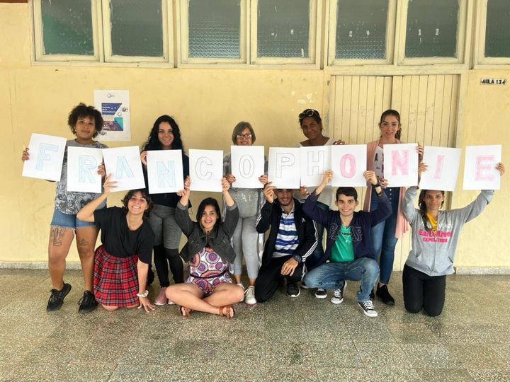 FEMeducauclv's tweet photo. Nuestra Facultad celebrando la semana de la Francofonía en Cuba!!! Nous fêtons la #francophonie
#FEMeduca #UCLVnuestra #MejorEsPosible
#mon20mars #journéedelafrancophonie
#semainedelalanguefrançaise #francophonie https://t.co/Wm7pAKWWW1