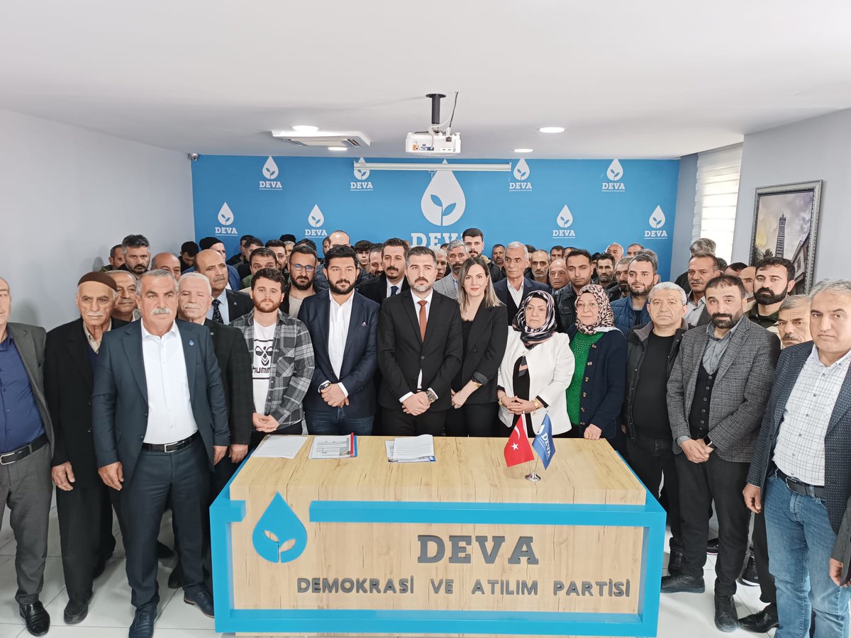 MerdanogluSukru's tweet photo. 28.Dönem Milletvekili aday adayı başvurusunda bulunan bütün yol arkadaşlarıma başarılar diliyorum.
@devapartisi
@diyarbakirdeva 
@BismilDeva https://t.co/k7S4xYRrNG