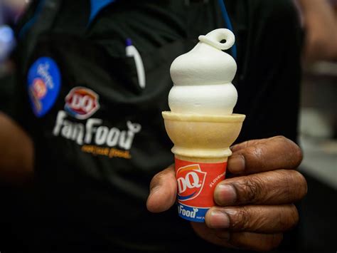 OH my!  Oh YES!  Free ice cream cones TODAY, 03/20/23, to celebrate the First Day o' Spring!
x.com/DairyQueen/sta…