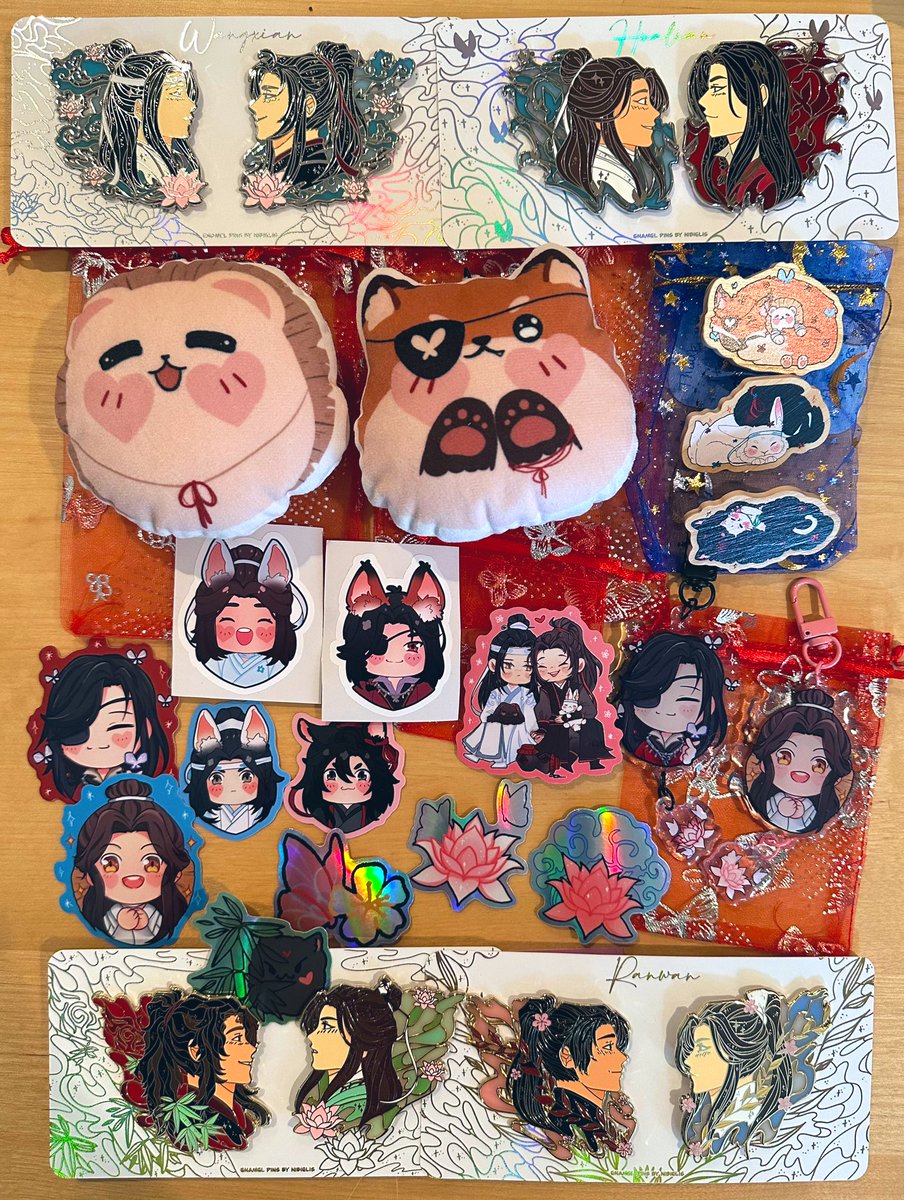 humanflanmerch's tweet photo. Also in my hands today: this amazing stack of goods from @Nibielis 😍The pins came out absolutely beautiful; the translucent enamel &amp; all the small details, perfect~ (The plushes have been squished appropriately💖) 

Thank you so much for everything! https://t.co/4LfKA8ROyz