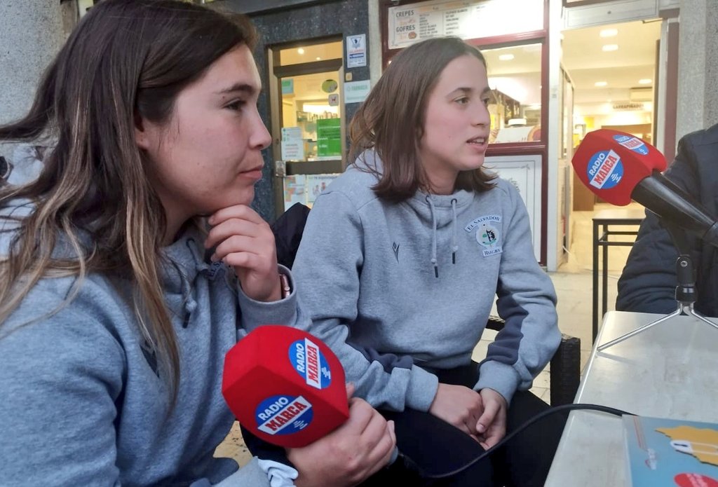 MARCAvalladolid's tweet photo. 🏉 En #ZonaDeMARCA ya nos acompañan en LA PETITE @elicas7 y Saray Avilés, jugadoras del @chamirugbyfem

📻 101.5 FM
📱 APP para iOS y Android
💻 https://t.co/hdoH2M9H26 https://t.co/qFwzb8xiQm