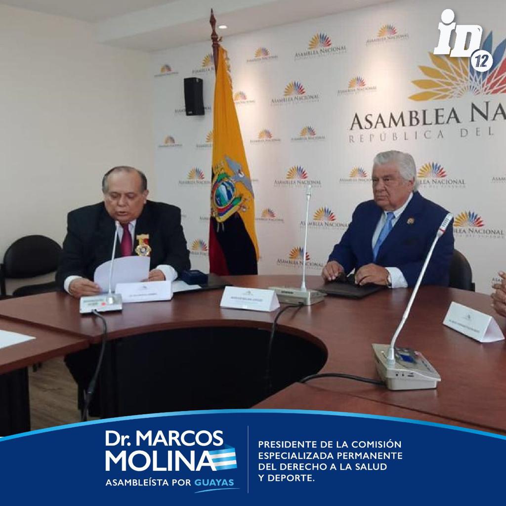 El Dr. Marcos Molina, #AsambleístaGuayas, entregó Condecoración Vicente Rocafuerte de la @AsambleaEcuador, al Dr. Daltón Ávila Gamboa, por su amplia vocación de servicio y profesionalismo, y Acuerdo Legislativo Asamblea Nacional al Sr. Rafael Palacios por su activismo social.