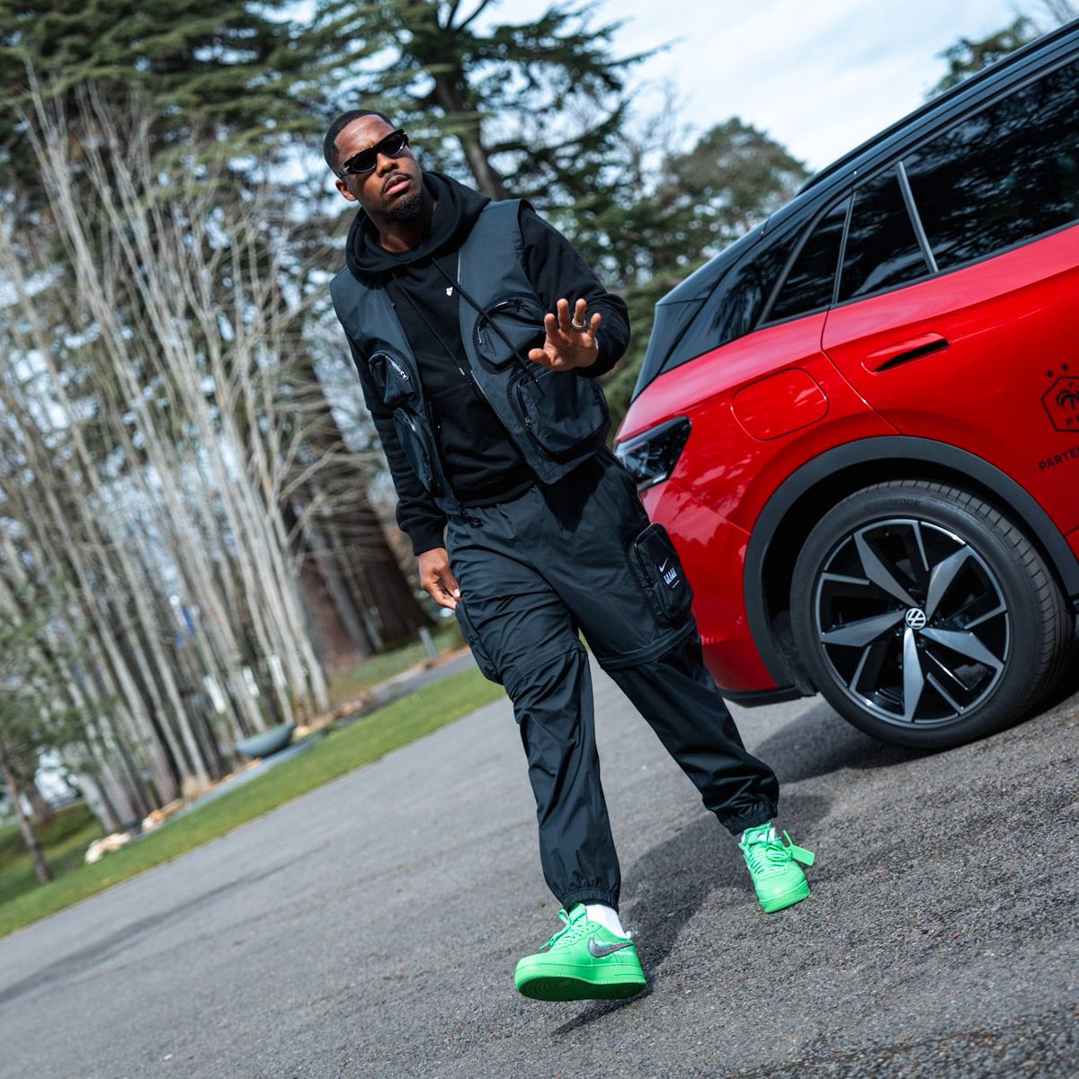 sofihane_'s tweet photo. 3- @mmseize 

Mike ne blague jamais, l'attitude avec un calma puis avec la paire est propre et la tenue lui va parfaitement bien qu'on a envie de dire "J'suis dans l'bolide allemand" on passe de Lloris prof d'histoire-géo a SDM

Flow : 16.9/20 (félicitations du conseil de classe) https://t.co/9CazoKqXG8