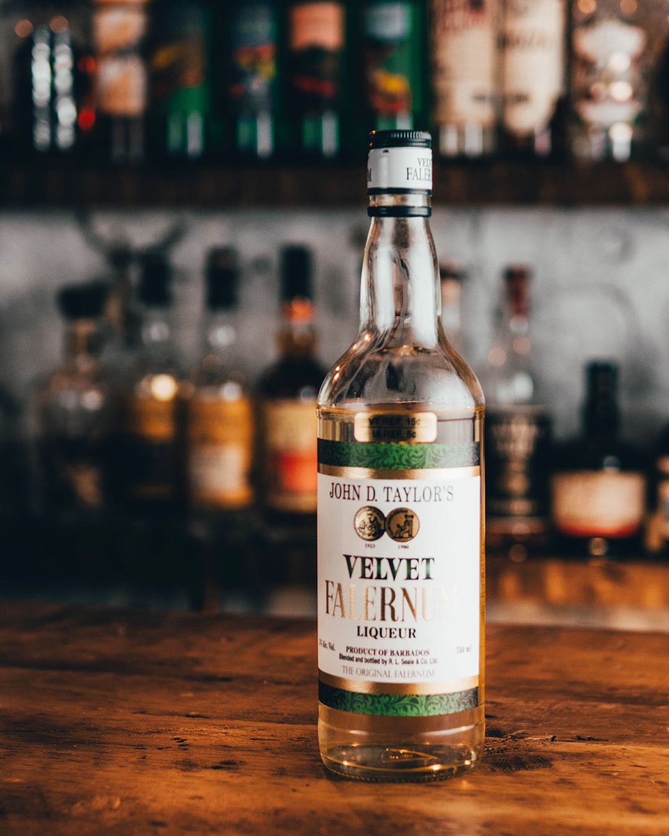 alchemix_bar's tweet photo. Taking this recipe out of Smuggler's Cove cocktail book, Corn and Oil is a terrific, boozy three-ingredient rum cocktail.
Recipe
2 oz Blended Aged Rum - Barbados
.5 oz Velvet Falernum
2 oz Dashes Angostura Bitters
#rum #rumcocktails #smugglerscove #tropicalcocktails https://t.co/RUrZQbU3vL