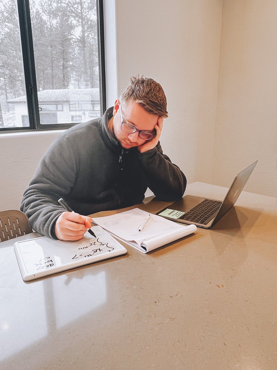 RCCandCCV's tweet photo. Welcome back everyone!

We have study rooms for you to use at any time if you need a place away from home to study, review, or anything else!

We are here for you and any questions you might have about leasing or in general!

#choiseisclear #NAU2023 #NAU2024 #NAU2025 #NAU2026 https://t.co/N6rNs4L6Op