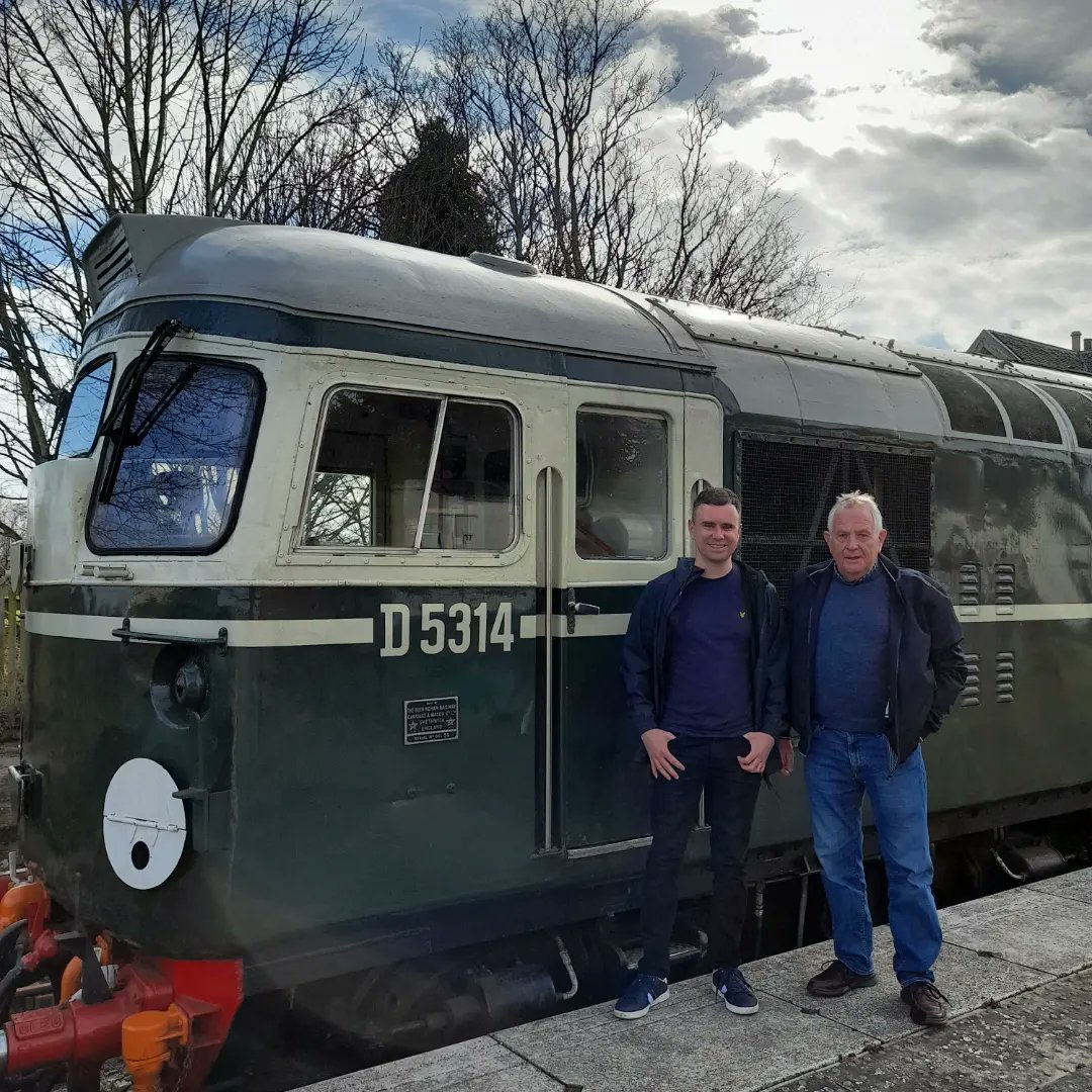 paulwdoctor's tweet photo. Had a lovely time shovelling food in my gob and geeking out on Saturday @CaleyRail https://t.co/8OcRaFXecI