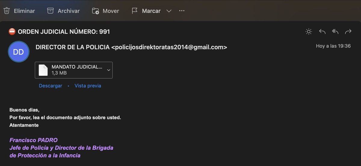 OJO <a href="/policia/">Policía Nacional</a> 👀
Me ha llegado este mail que obviamente es falso (ni se me ha ocurrido abrir el adjunto).
Si te tienen que enviar una orden judicial, no va a ser por mail y menos aún desde una cuenta de gmail.