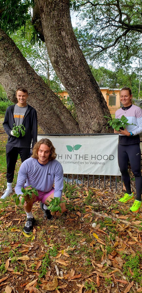 holgerrune2003's tweet photo. Thank you for having us today @HealthintheHood 
planting seedlings at Health in Hood’s oldest community garden in Liberty City. All produce grown by the gardens is distributed free-of-charge to families, local food pantries, churches, and community centers @MiamiOpen https://t.co/FSyNTY5xnu