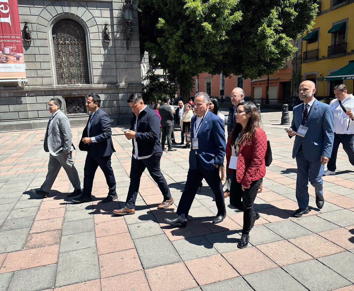 SNietoCastillo's tweet photo. Estamos listos para acompañar a nuestro amigo @m_ebrard a la presentación de "El Camino de México".
Una historia de vida, de trayectoria política y de ideales por el futuro de nuestro país. https://t.co/3KGFLnE5Sq
