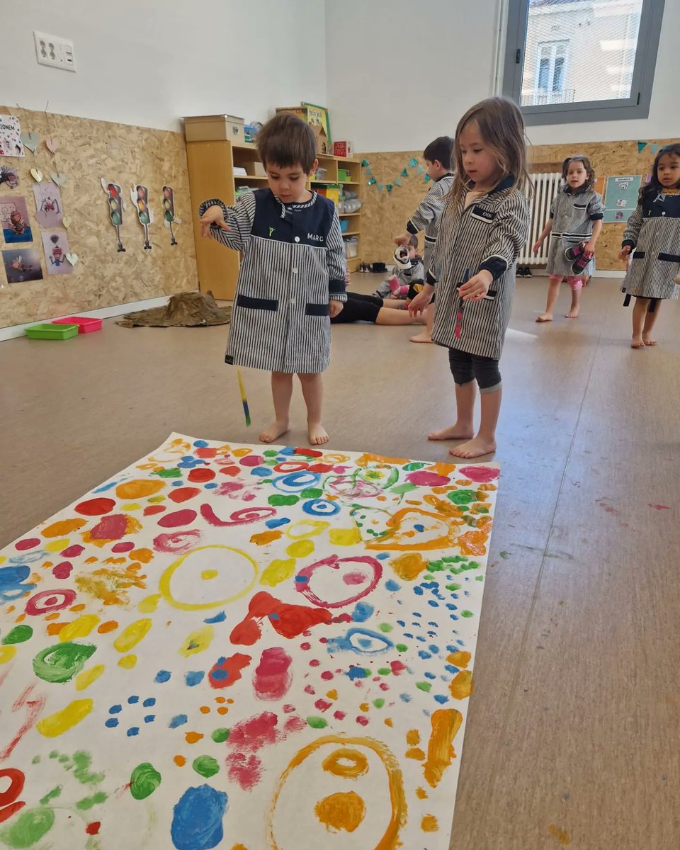 epiasabadell's tweet photo. JA ARRIBA LA PRIMAVERA!
Els nens i nenes d'I3 hem preparat moltes coses d'aquesta estació:hem fet un gran mural en equip ple de flors de colors. SOM UNS ARTISTES!
#I3PIASABADELL
#INFANTILPIASABADELL https://t.co/wFbmiL6GRq
