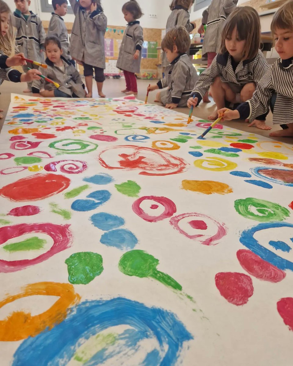 epiasabadell's tweet photo. JA ARRIBA LA PRIMAVERA!
Els nens i nenes d'I3 hem preparat moltes coses d'aquesta estació:hem fet un gran mural en equip ple de flors de colors. SOM UNS ARTISTES!
#I3PIASABADELL
#INFANTILPIASABADELL https://t.co/wFbmiL6GRq
