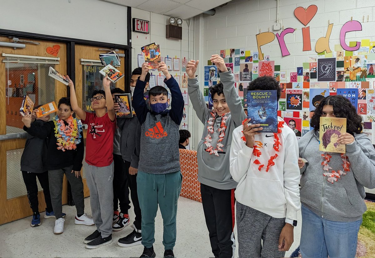 CraftyCalhoun's tweet photo. stocking up before Spring Break #mediacentermagic #readandcreate #carringtonmediacenter #readlearngrow @Carrington_DPS @dpsnclibraries @DPSStuEquity https://t.co/1WKZtljXhb
