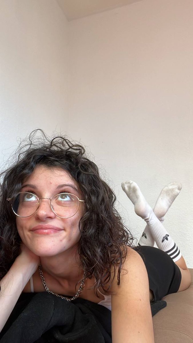 Venerebattisti1's tweet photo. I am waiting... 💦
#socks #cuteface #littleface #littlefeet #feet #footjob #ass https://t.co/pc7xjKFP7L