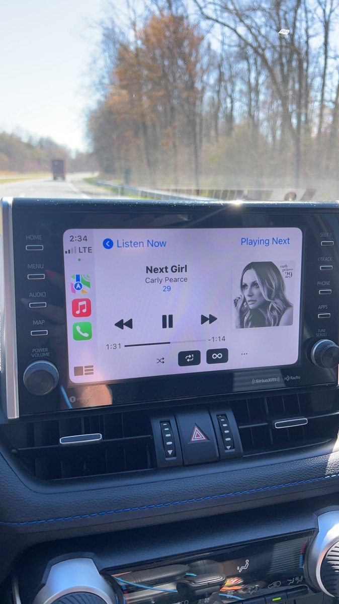 Amanda022186's tweet photo. @carlypearce living through #NextGirl right now .. yep, Should’ve Known Better 🙄 #redflags https://t.co/zPWUysDElQ