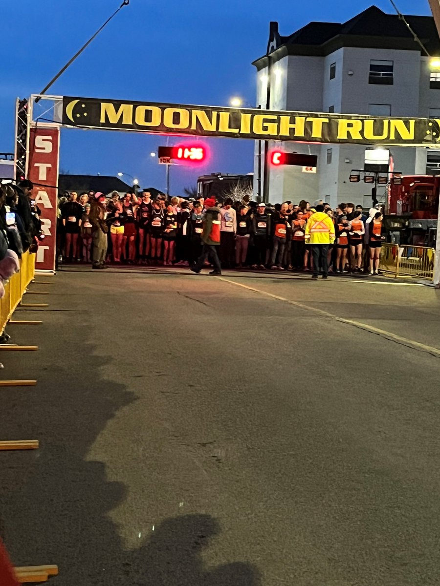 EagleButtePRSD8's tweet photo. Ebhs traveled to the Moonlight Run Lethbridge. Runners had a great time, several placed top 10 of their category.  Thanks to the Irvine kids and Mrs. Hamill for attending with us.  Hope to see you at the Cypress Sunset Scamper on April 1. #kindlehearts #myprps @prairierosesd8 https://t.co/6ZrBGgwGi4