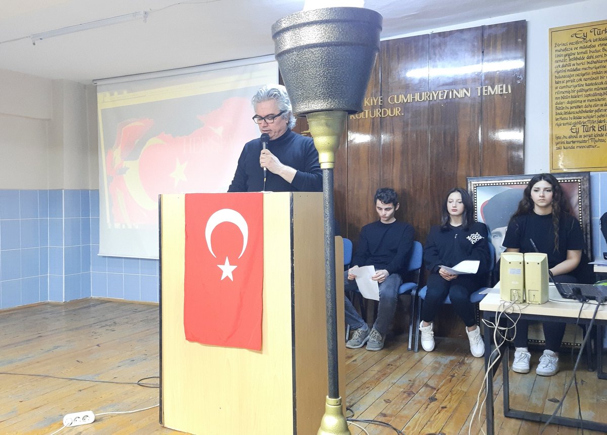 eamtal's tweet photo. Okulumuzda, 18 Mart Şehitleri Anma Günü ve Çanakkale Deniz Zaferi'nin yıldönümünde öğretmen ve öğrencilerimizin etkin katılımıyla tören gerçekleştirildi. #Çanakkalegeçilmez #18Mart #bursailmem16 #Osmangazi_MEM https://t.co/0T0ZAjEVgn