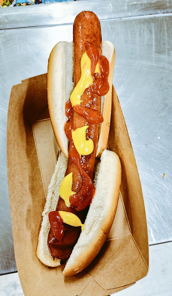 ADsXe's tweet image. Last #ballpark dog of #SpringTraining2023 . Had to make it count. #Footlong style.