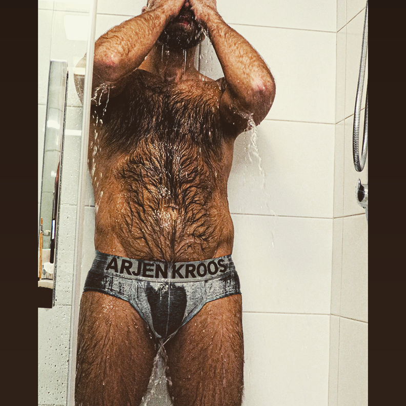RoughtBrutus's tweet photo. Prefer Comments to DMs!

Hey everyone! Today I wanted to talk to you about something that's important to me: direct messages on social media. While I appreciate receiving your messages and engaging with you, I have to admit that I don't always have the time to respond

#hairymen https://t.co/9xPF4Me0gb