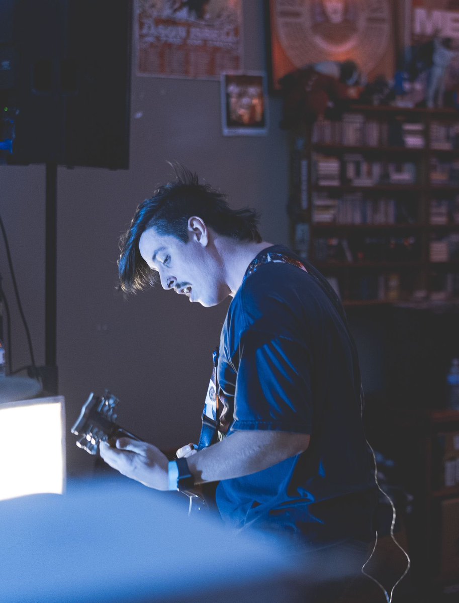 Holler at your boys. Shows coming up.

📸: <a href="/ayojigglejiggle/">𝘛𝘩𝘪𝘤𝘤𝘚𝘰𝘺𝘚𝘢𝘶𝘤𝘦</a> 

#holler