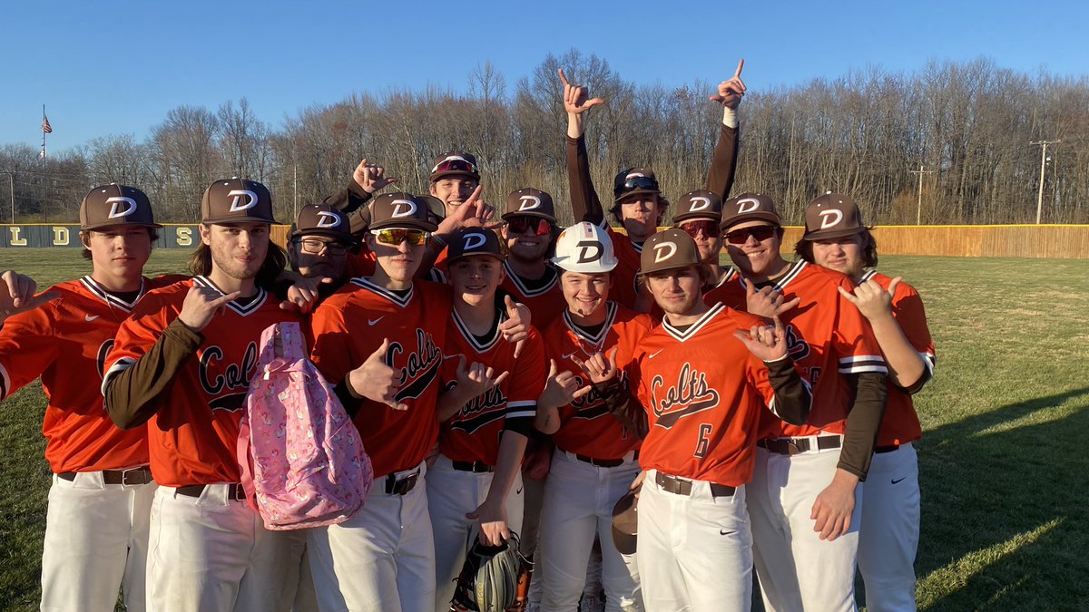Colts improve to 6-0 with a 13-0 win tonight.  <a href="/MangisBrody/">Brody Mangis</a> and Fichetola both hit 💣’s and have 4 RBI’s.  <a href="/braydenernspike/">Brayden Ernspiker</a> gets the win with 8 K’s.  #Kenwood 🤙🏻