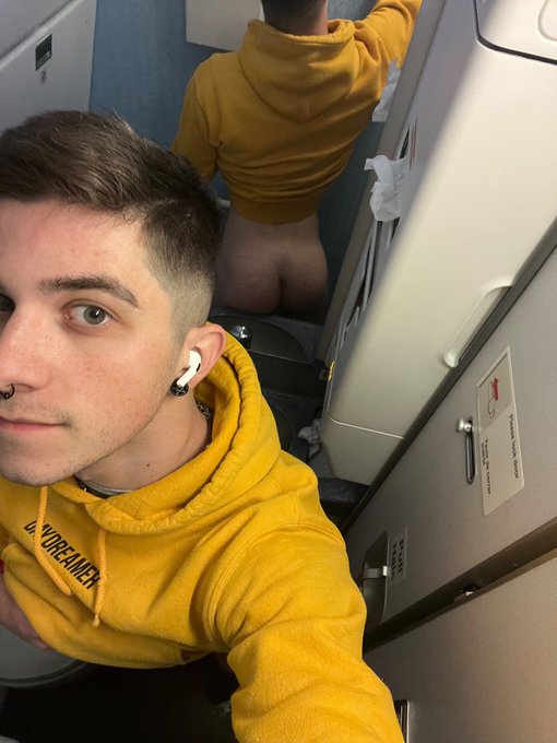 On my way to Florida to...make some new friends 😋💦 https://t.co/tdOKuVJknU