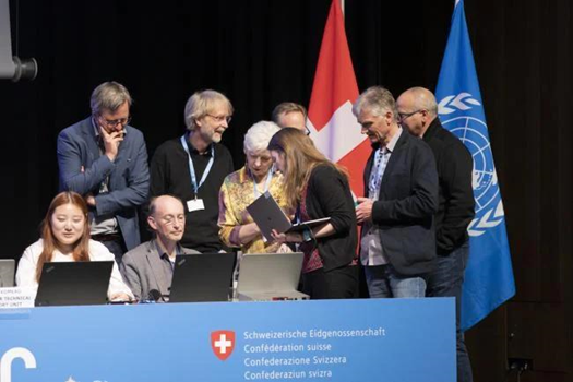 1/17. The IPCC Synthesis report came out today (ipcc.ch/report/sixth-a…). The main message is: Urgency! It is crunch time if we want to keep “Paris” in sight. I am honoured to be one of the lead authors. Some key messages in my view in the following 16 tweets. #IPCC  <a href="/IPCC_CH/">IPCC</a>