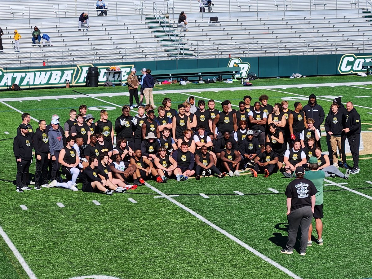 If you Live in and Love the Trenches......there's no place better to spend your wntrz than <a href="/trenchcorps/">Trench Corps Academy</a> . Great Program full of Great coaches. Thx <a href="/RogerPurgason/">Roger Purgason</a> <a href="/Shagknight32/">Steve Shaughnessy</a> <a href="/JoeJacoby66HOG/">Joe Jacoby</a> ! Special Thx to <a href="/mikefladell/">Blesssedeth</a> for introducing to <a href="/JustinBRogers/">Justin Rogers</a> . Gonna Miss Y'all!