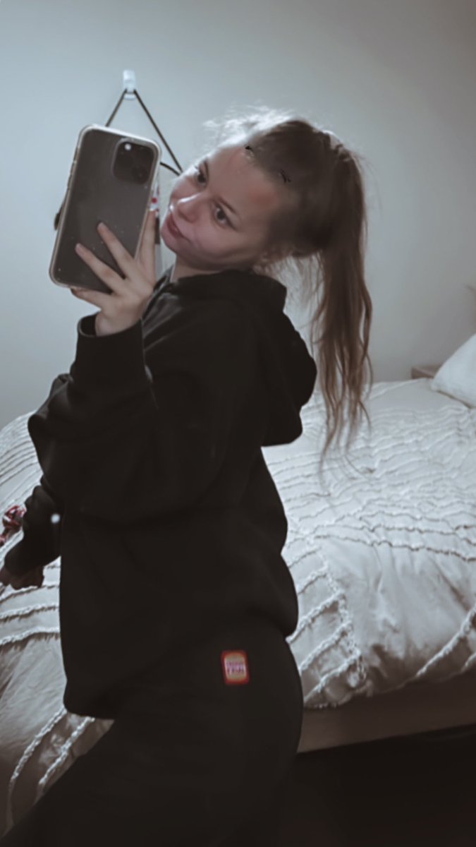 i’ve been meaning to text you for seven or eight days, get back from your vacay, meet me at HJS <a href="/lilmallrat/">Mallrat</a> 🖤