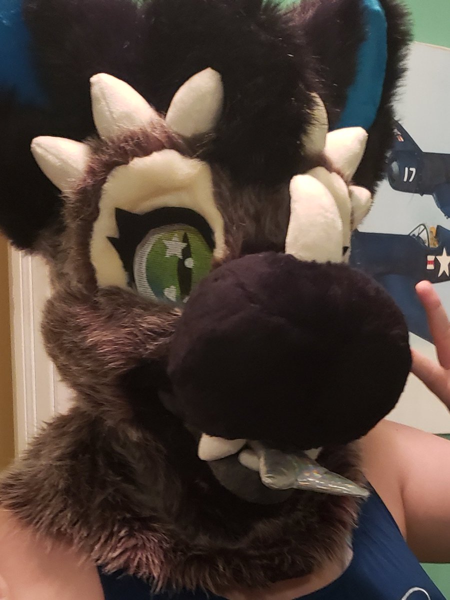 Drag0nDream's tweet photo. Personal refurb project from 2021 
Redid ears, added eyelashes, removed and patched horn, added hair, brought in neck,  general repairs
Feat. Starsss 
Both heads by @TunnySaysIDK <3 https://t.co/sOAVhKV2LT