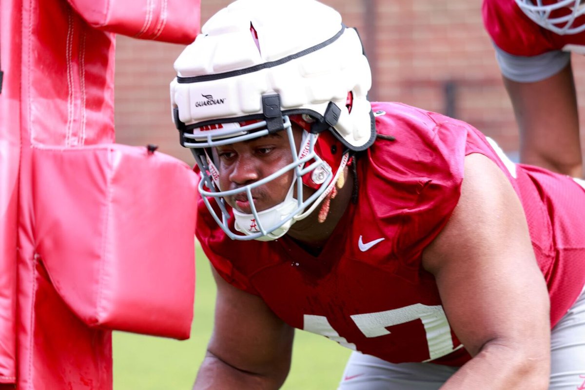AndrewJBone's tweet photo. #Alabama spring practice day 1 photo gallery 

📸 https://t.co/cEU7MFgVd6

#RollTide https://t.co/9kizJ2uPRA