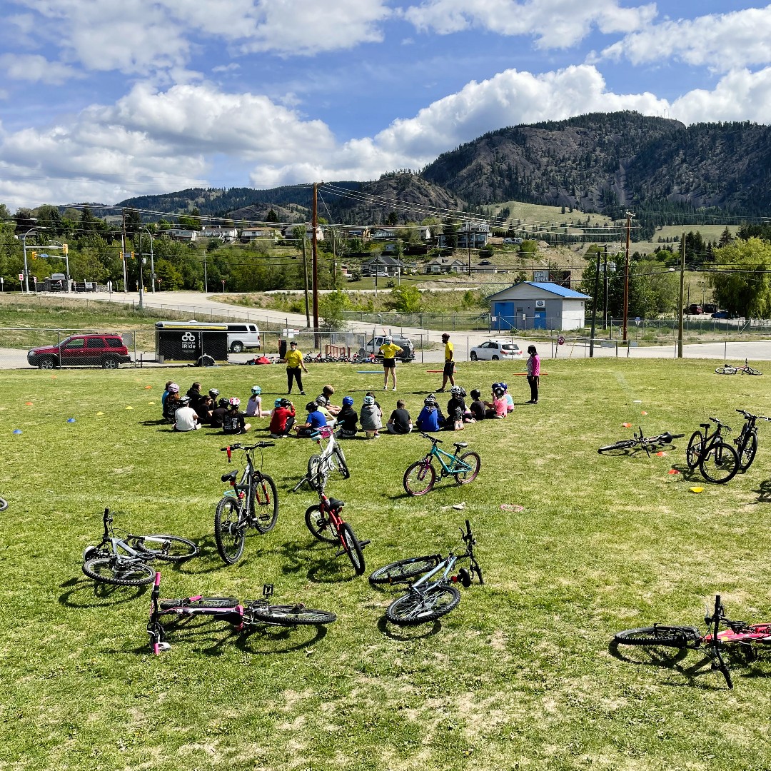 CyclingBC's tweet image. This opportunity to work outdoors,  ride bikes, and inspire young cyclists could be a positive life-changing experience! Go to cyclingbc.net/hopon to learn more and apply.