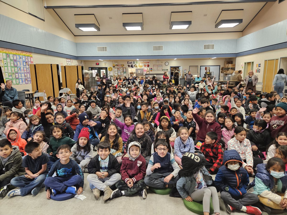 OhloneOtters831's tweet photo. Thank you PV High Drama and Mr. Robledo for bringing Chato's Kitchen and Uncle Nacho's Hat to Ohlone Elementary today. The students loved it! https://t.co/DRgdGKaRCU