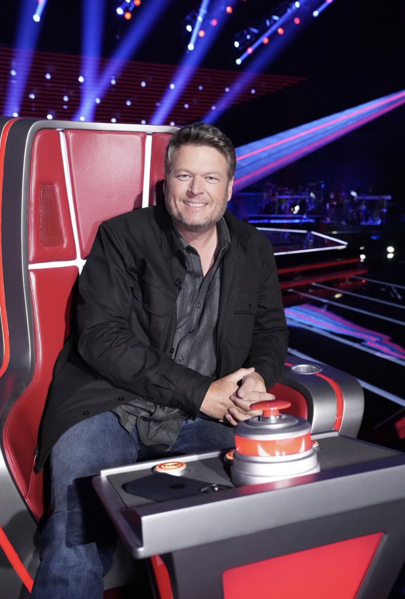 blakeshelton's tweet photo. Man, I'm really going to miss this chair #TeamBlake #TheVoice https://t.co/oiZCQqPmIP