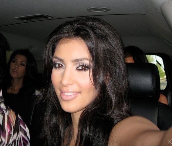 twilightxwhore's tweet photo. this era of kim k >>>>>>>> 👑 

#KimKardashian #kimk #kardashian #kardashiankloset #TheKardashians #kkw #juicycouture #2000s #y2k #edhardy #LouisVuitton @KimKardashian https://t.co/zKCfic7eHA