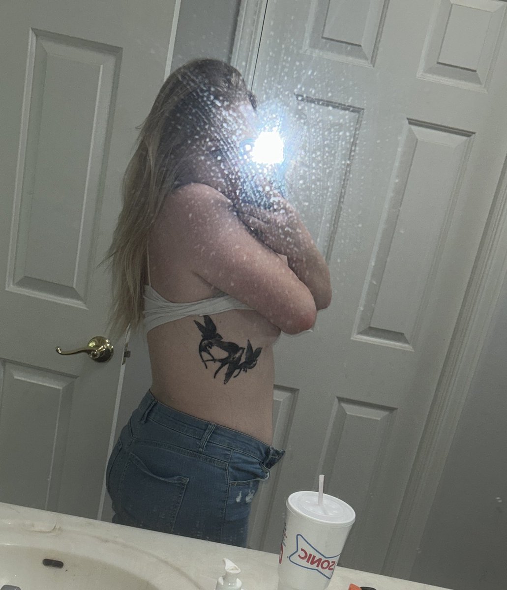 bitchkake_'s tweet photo. My tattoo artist said I took it like a champ 😃 didn’t cry even once 😎#ribtattoo https://t.co/ETUaz3US71