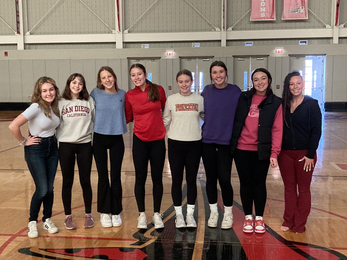 soeder_rita's tweet photo. Today FCCLA &amp; SADD kicked off Wellness Week. Special thanks to Christine Studio for leading students, teachers, and staff through mindfulness yoga sessions today. The positive response to her leadership was palpable today. https://t.co/nDpzejJqr2