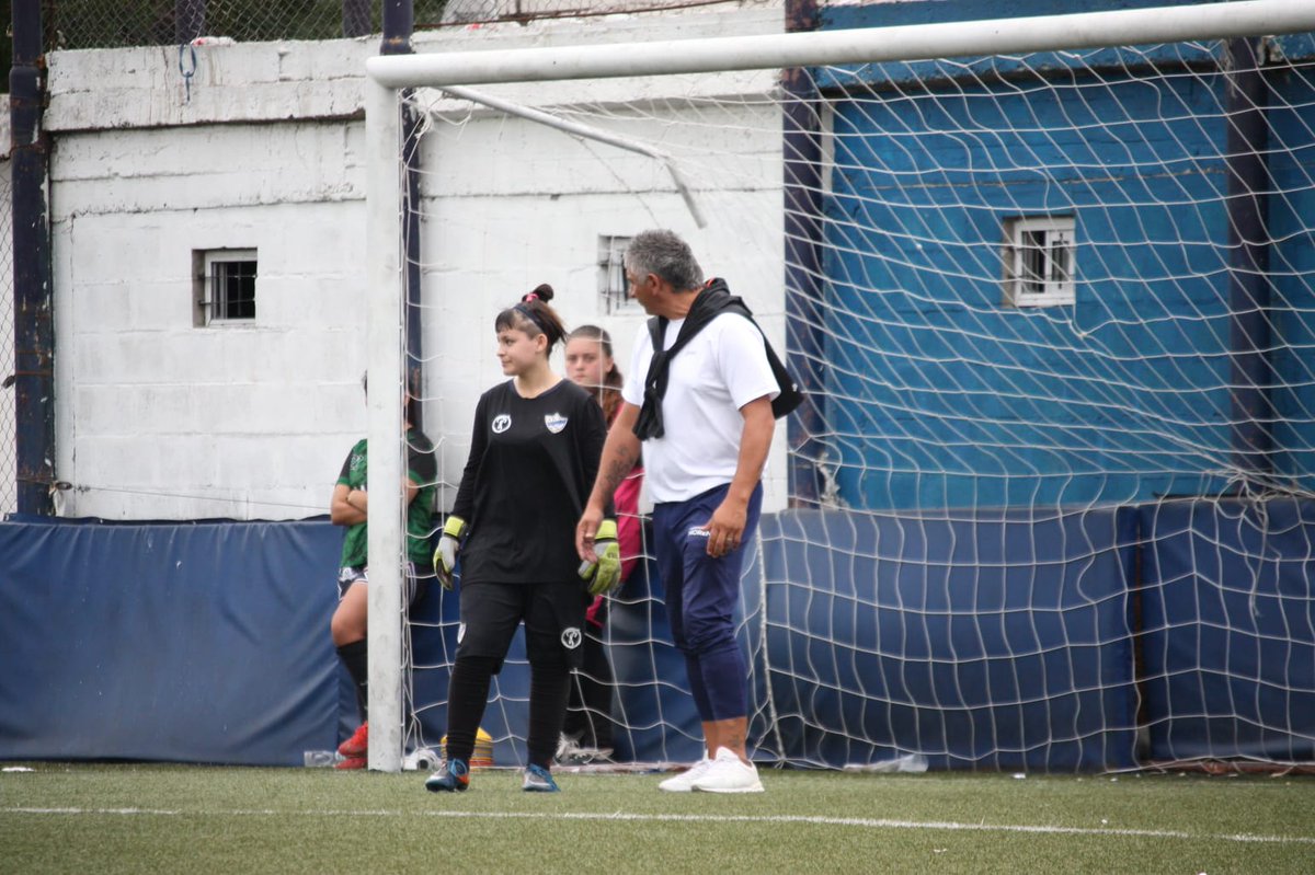 #FútbolFemenino 

De la mano de Claudio Paz, el femenino tuvo la primera jornada de pruebas. 

Te esperamos el miércoles 22 o viernes 24 de marzo 14:30hs en el Estadio con pase en mano o libre, hidratación propia, indumentaria deportiva, canilleras y botines.

📸 <a href="/Gisele2505/">Gisele</a>