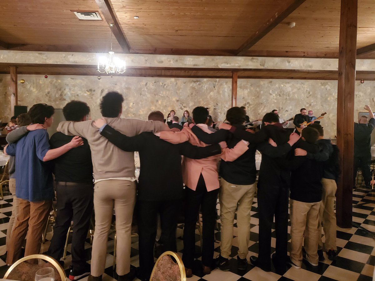GenNOWCLF's tweet image. When young men pray together there is great power.