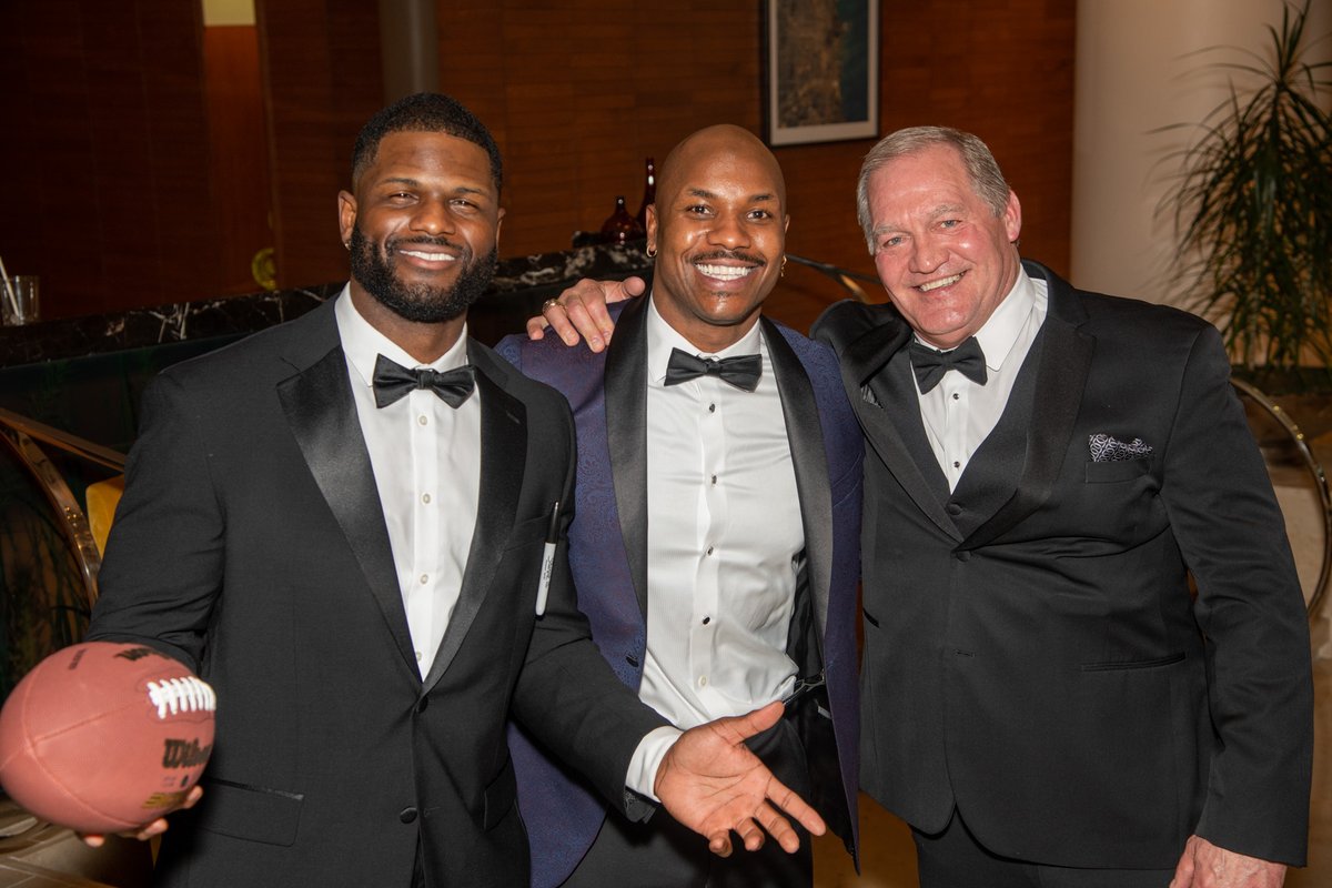 ChicagoRPFPC's tweet photo. "I have a Voice Gala" Photo Dump 1️⃣
We had a GREAT time with our friends at @GiGis_Playhouse at their annual gala! We look forward to this night every year! #RPFPC #NFLPAChicago https://t.co/Mro5Mq5SAm