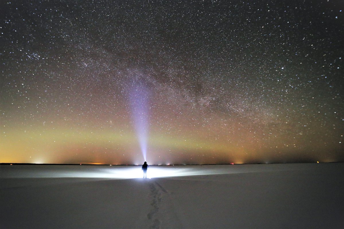 Hieno tähtitaivas Oulujärvellä uuden kuun aikaan 21.3 2023.
