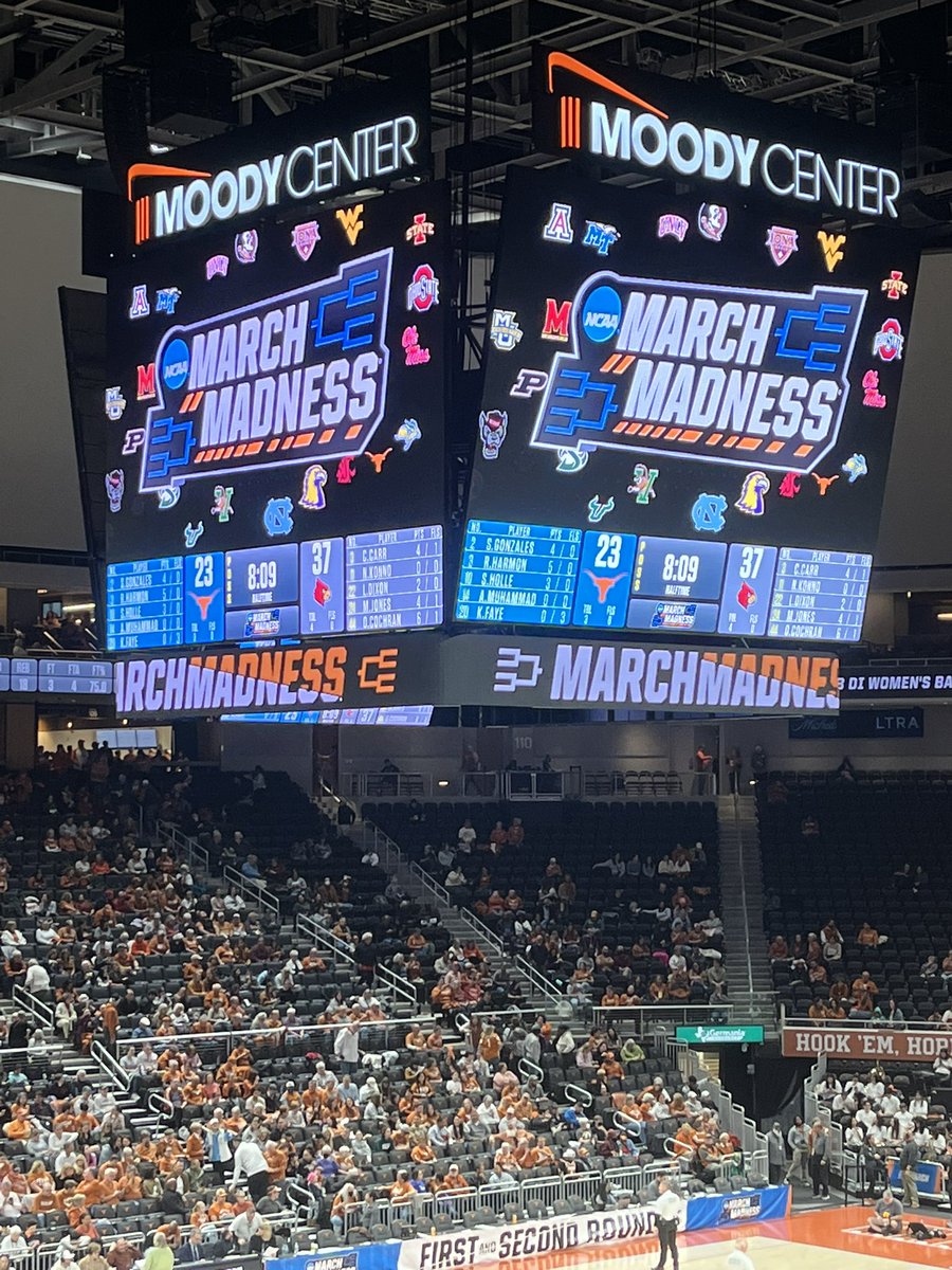 JenTroke's tweet image. Are you here @McConaughey? We need your magic tonight! @TexasWBB