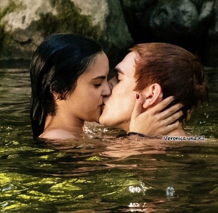 PeterGoldswort3's tweet photo. Really how do you ship Barchie when Archie has never freely chose Betty over Veronica and Barchie are only together because Veronica walked out and Archie thinks Betty is his only option and doesn't know Veronica still has feelings for him, some people have really low self-esteem https://t.co/2u1s0BNvKa