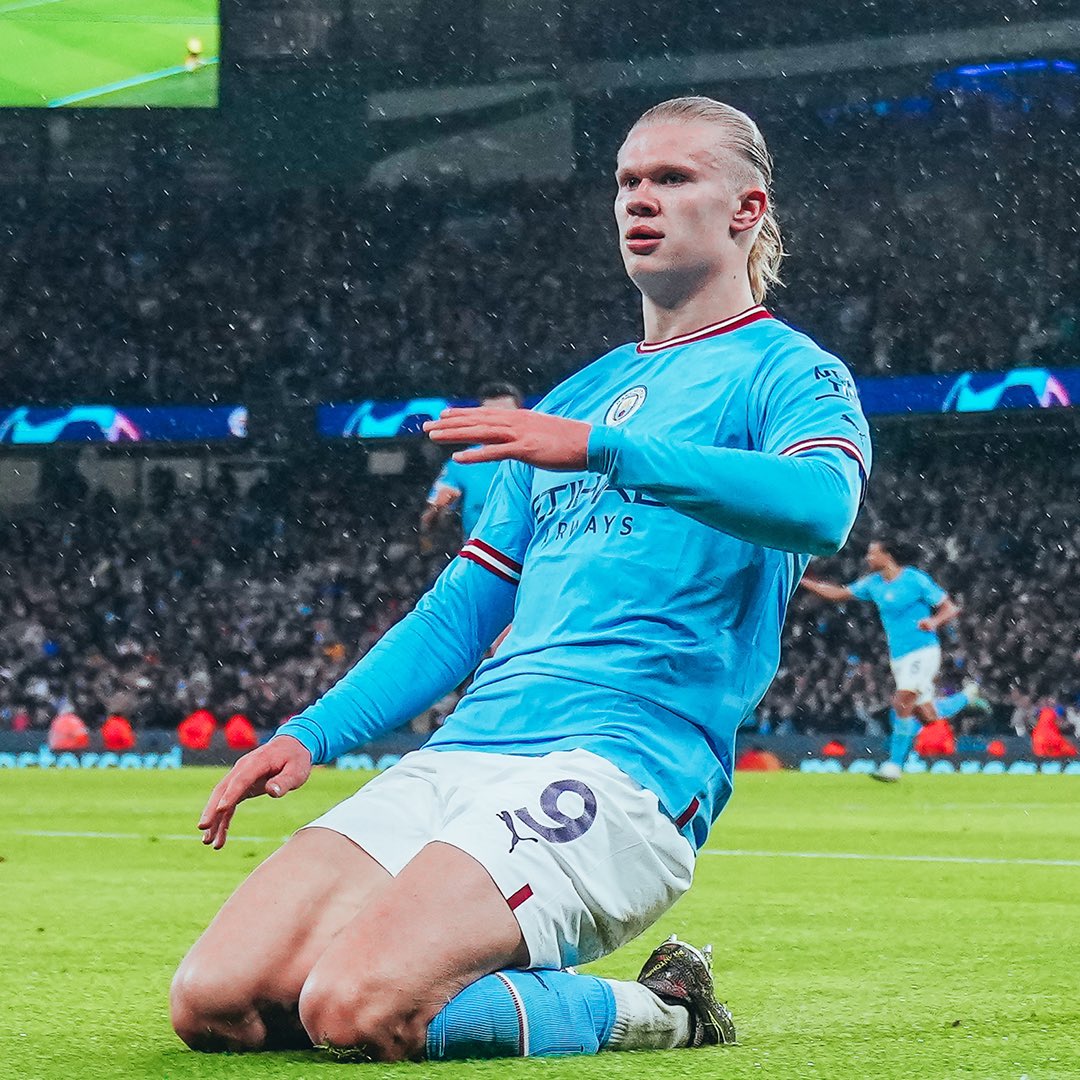 RetroShirtsFC's tweet image. How Erling Haaland actually makes Manchester City worse 

[THREAD🧶]
