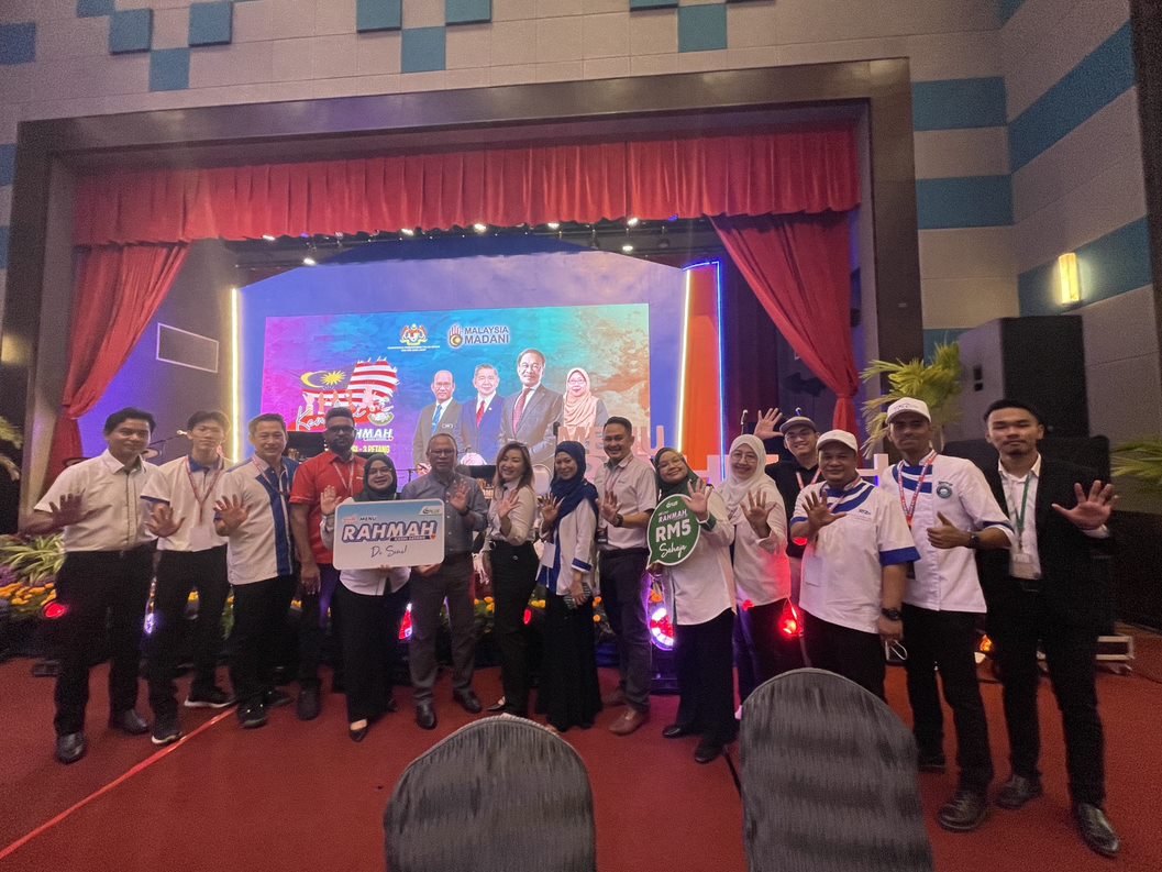 plus2u's tweet photo. Bersama-sama 14 agensi penyedia dan pengendali makanan yang menyediakan Menu Rahmah yang lain, PLUS dengan kerjasama rakan niaga R&amp;R PLUS turut menghidangkan lima menu istimewa yang dijual kawasan rehat dan rawat (R&amp;R) di sepanjang lebuh raya. 

#PLUS_Comfort
#MenuRahmahPLUS https://t.co/9AvoBZSLVZ