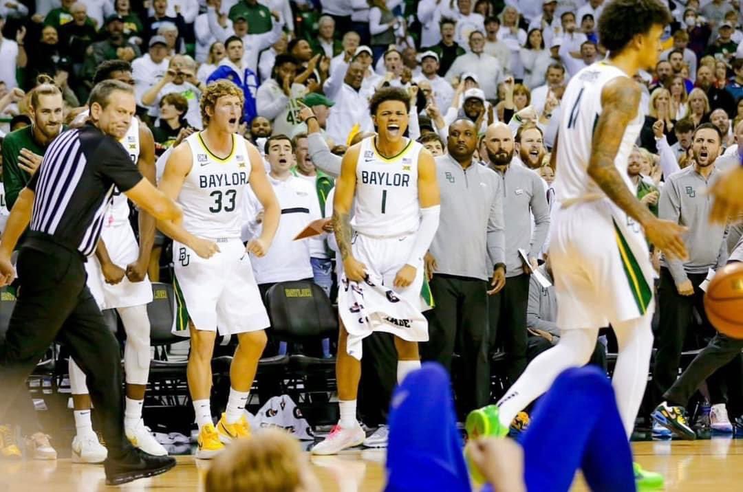 Krys10_G's tweet photo. Not the ending we wanted but you grew & gave it your all. Thankful for the Blessings God has provided you to be able to play the game that you love so dearly! Thank you all for your love and support! I am forever proud!! Sic’Em🐻#TheSkiesthrforeverlimit #ThankfullyBlessed💚 https://t.co/uZpMrVjCXN