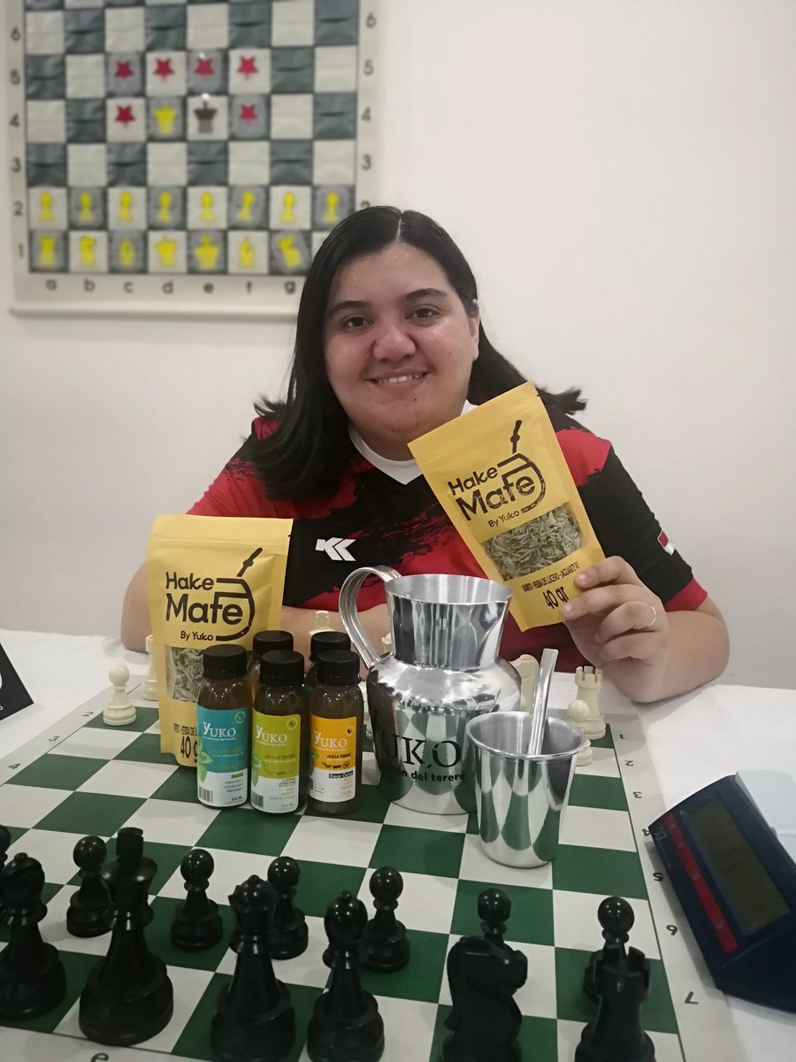 kaissapy's tweet photo. Gracias @carlosbecker01 y a YUKO por el regalazo! Ya tengo mi kit de terere para mis viajes. Siempre extrañaba los remedios refrescantes cuando viajaba, ahora ya no más. Encima con esta yerba le voy a intimidar a mis rivales ¡ja, que mate! digo Hake Mate 😎 https://t.co/XyYC1zoTuO