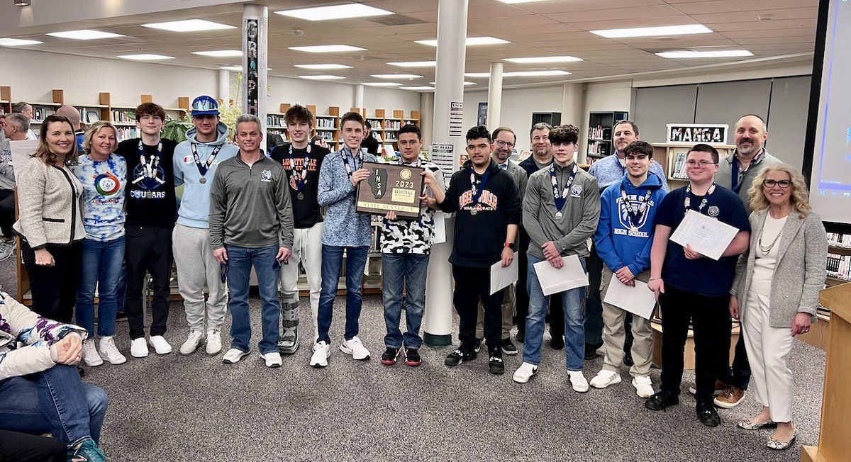 At tonight's Board meeting the D128 Board celebrated the Special Olympics Unified Basketball Team's recent 2nd-place finish at the state tournament in Champaign. #D128DARING <a href="/straightoutta20/">Andy Compton</a> <a href="/SO_Illinois/">Special Olympics Illinois</a>